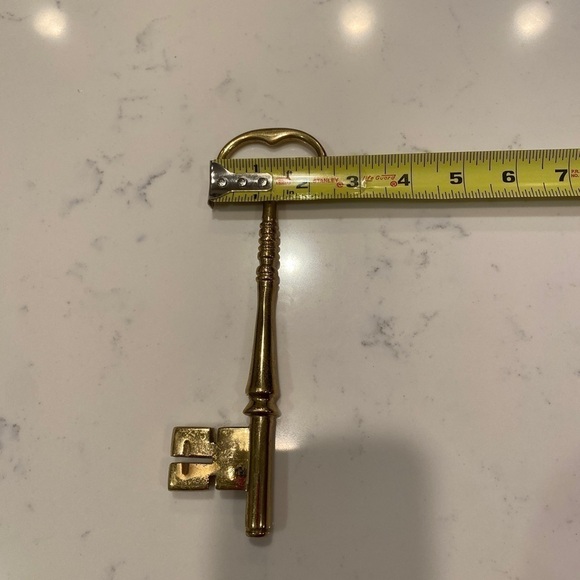 Vtg Colonial Williamsburg Brass Skeleton Key Paperweight Virginia Metalcrafters - Picture 9 of 10